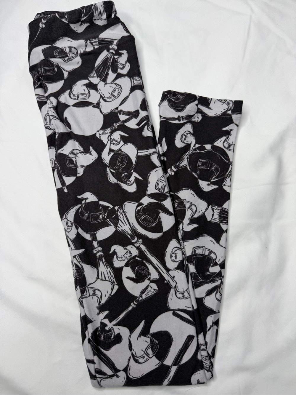 LuLaRoe L/XL Black & White Witch Hat Print Kids Leggings